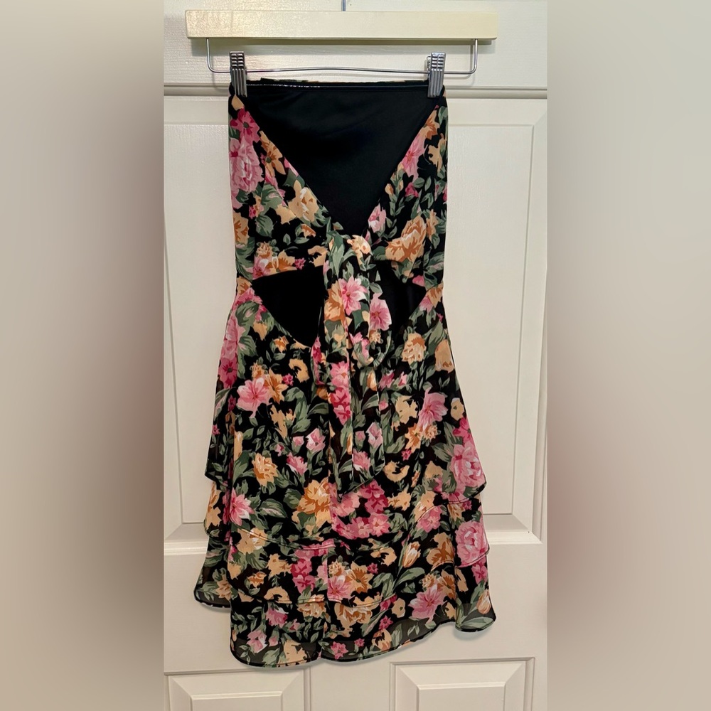 Lulus Suvi Black Floral Strapless Tiered Asymmetrical Mini Dres - Picture 6 of 6